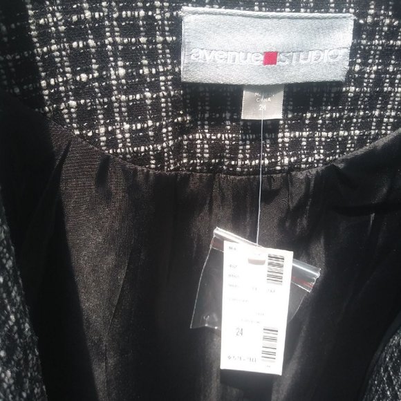 Black Avenue Women's Suit Jacket or blazer - Picture 4 of 9